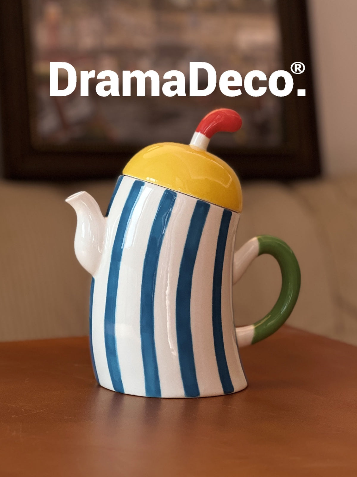 Cross-Armed Water Kettle