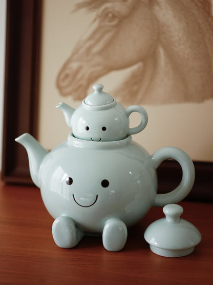 Seated Teapot