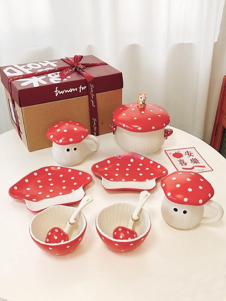 Mushroom tableware